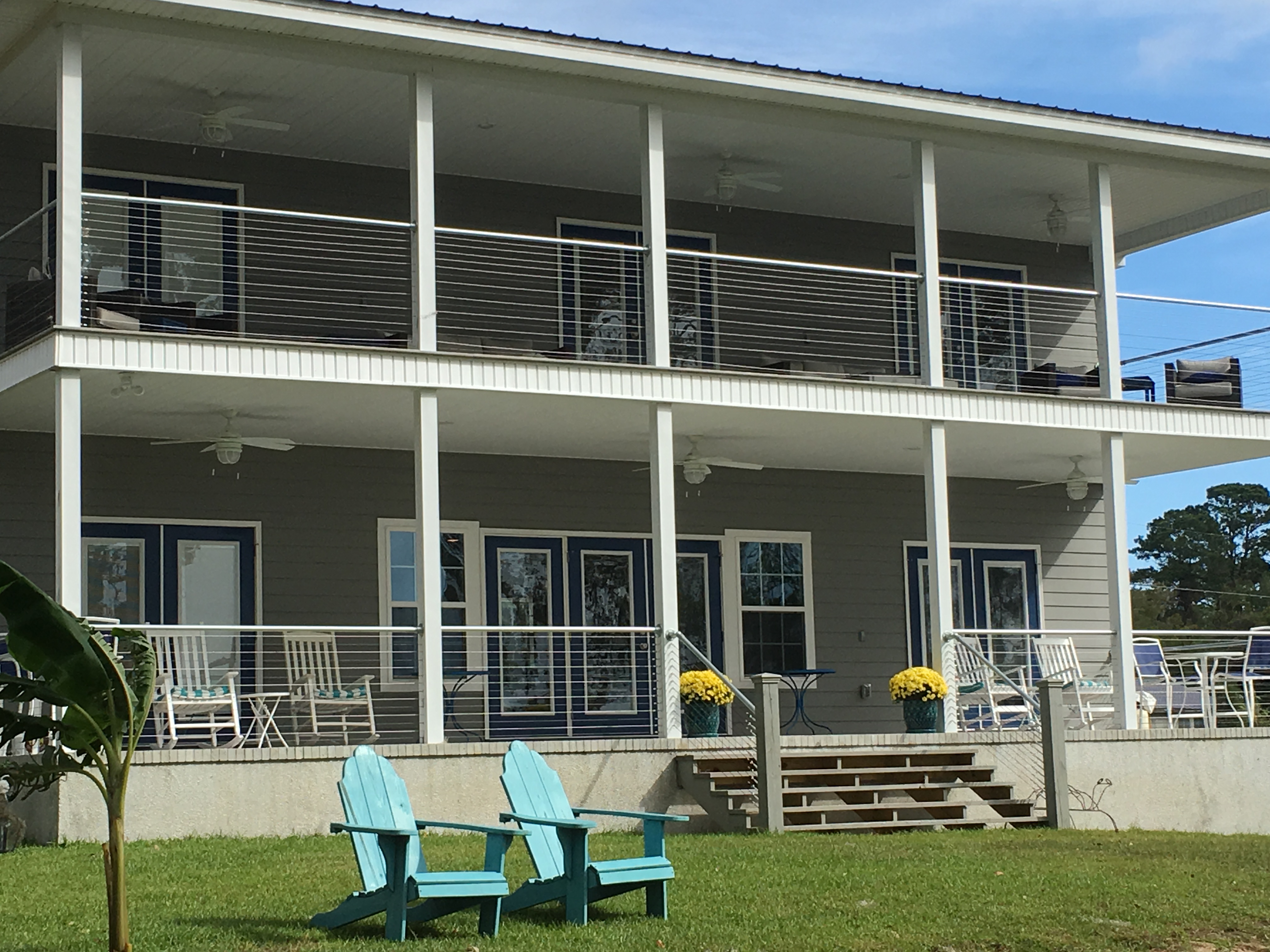 Front of Darien Waterfront Inn Bed and Breakfast